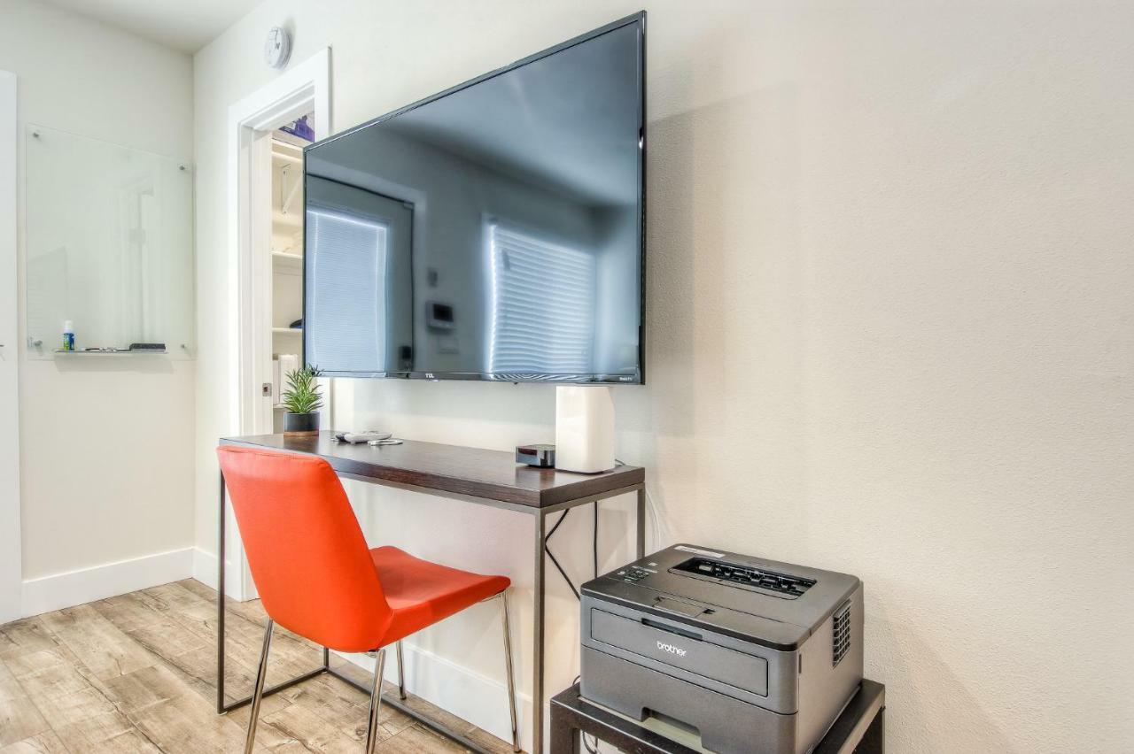 Long Beach Studio Suites Extérieur photo
