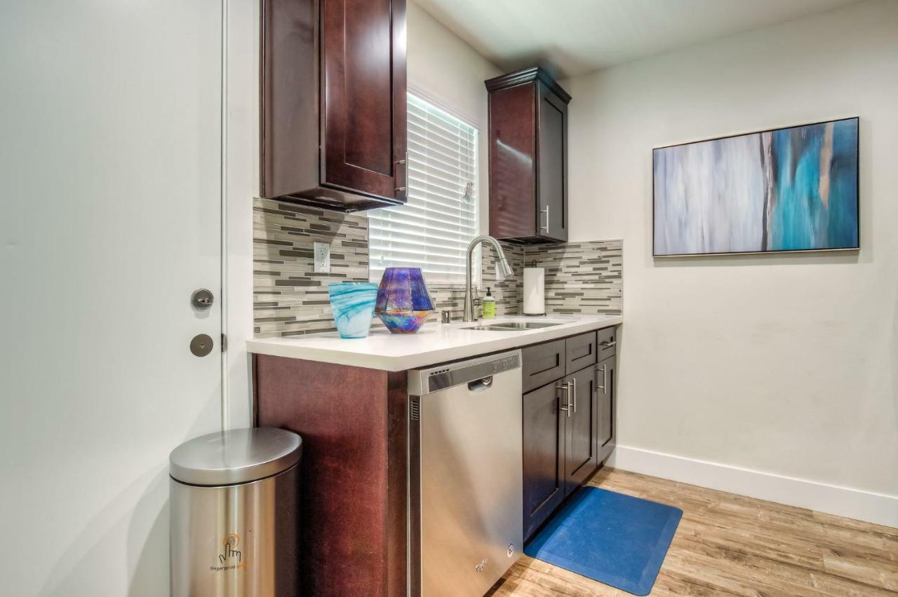 Long Beach Studio Suites Extérieur photo
